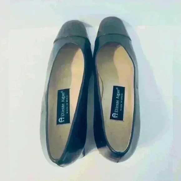 Etienne Aigner Women’s Ballie Heels Size 8.5, Navy Blue w/ Black Patent Leather - Picture 5 of 12